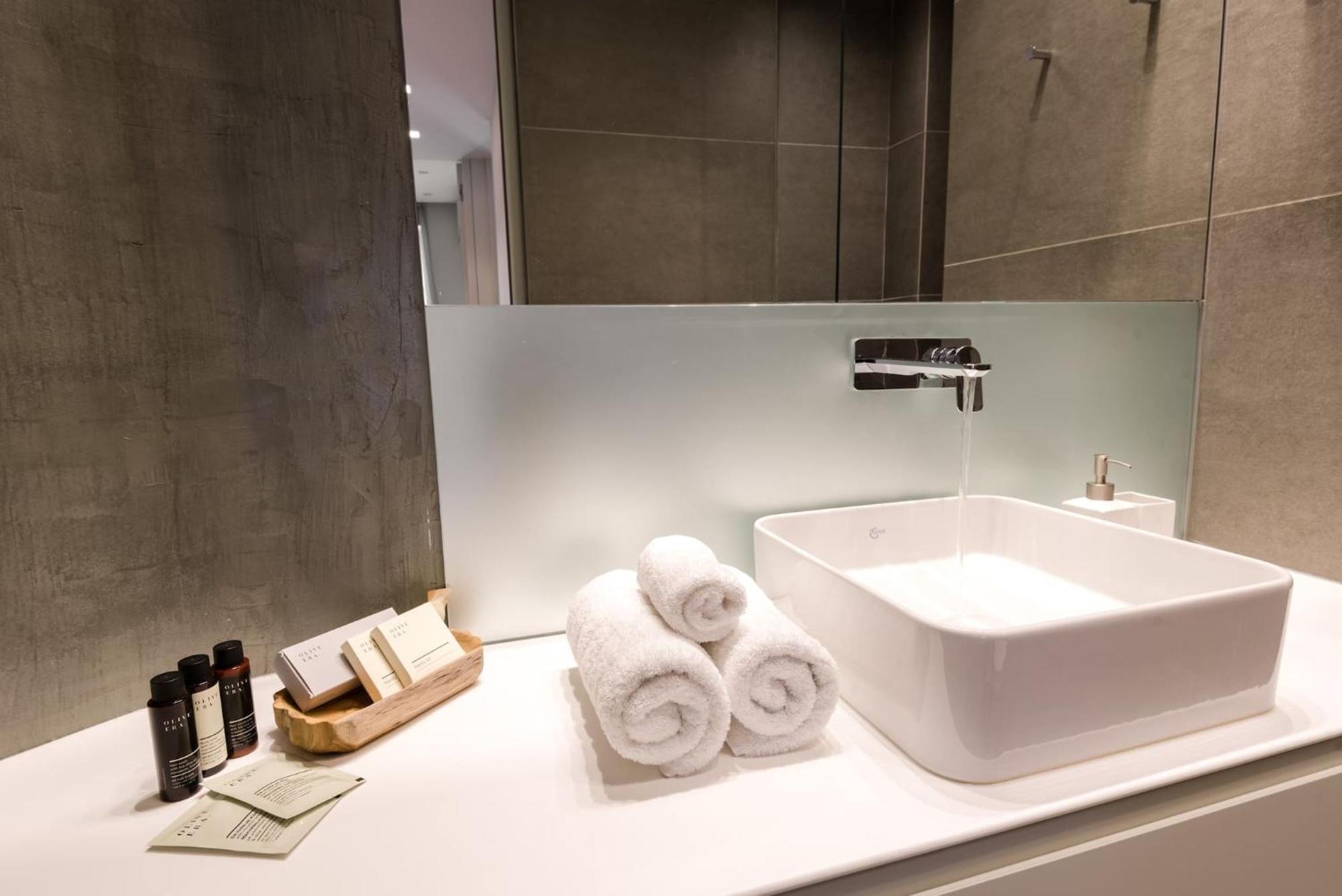 Urban Apt With Stunning Acropolis View & Roofdeck 雅典 外观 照片