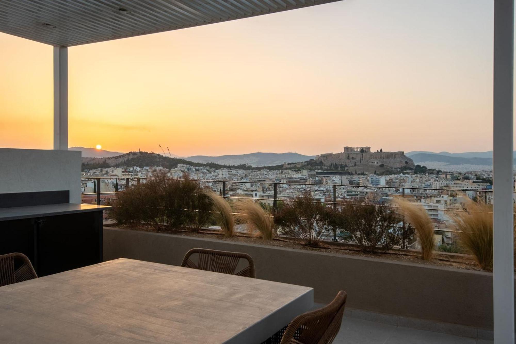 Urban Apt With Stunning Acropolis View & Roofdeck 雅典 外观 照片