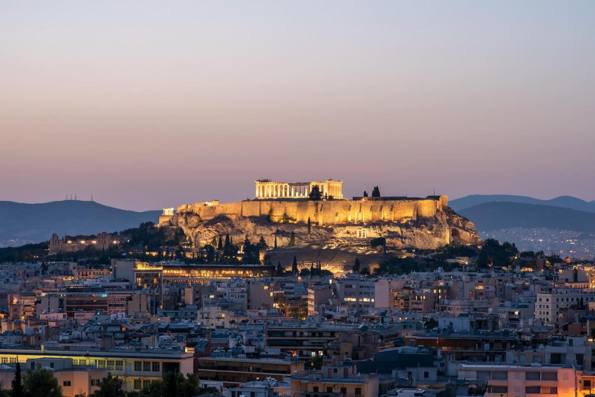 Urban Apt With Stunning Acropolis View & Roofdeck 雅典 外观 照片