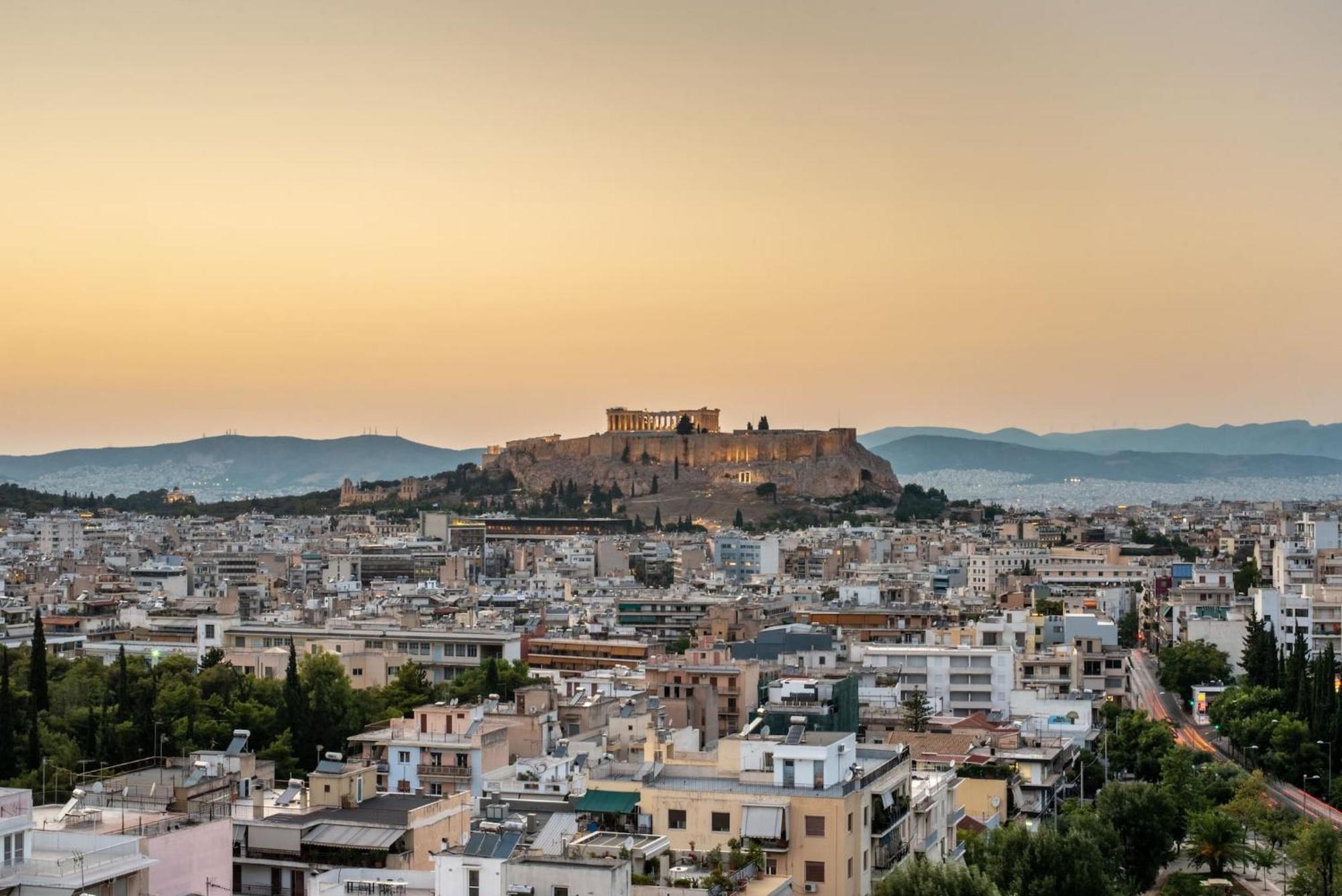 Urban Apt With Stunning Acropolis View & Roofdeck 雅典 外观 照片